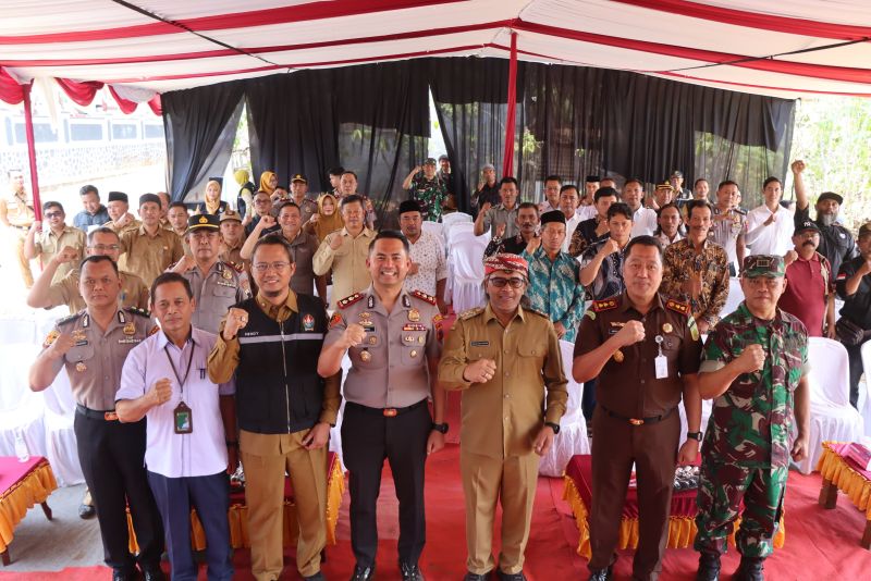 Peletakan Batu Pertama Pembangunan Mako Polsek Tretep
